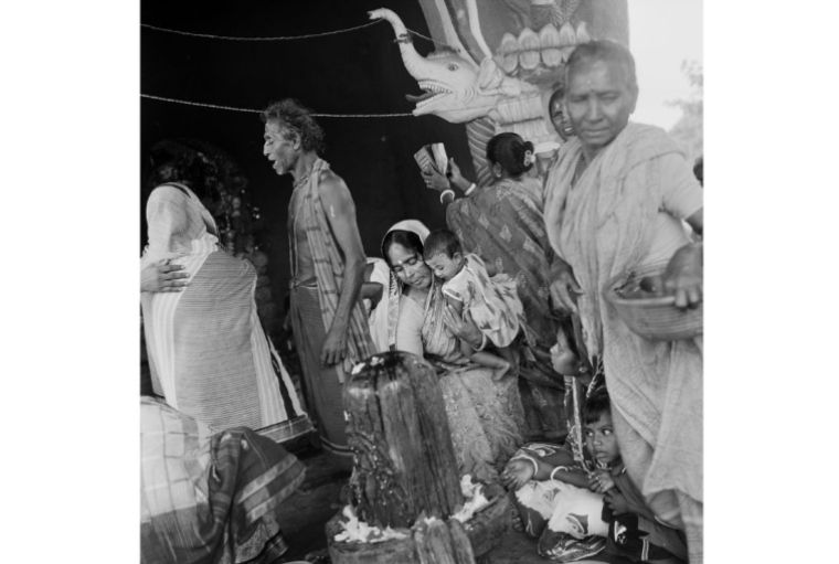 There are tides in the body Puja at the Adibasi Jagaran Sanga Manasa Temple by Thomas Kern